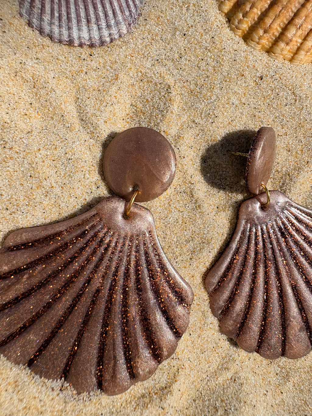Les grands coquillages 🐚 -  Marron irisé et paillettes marrons