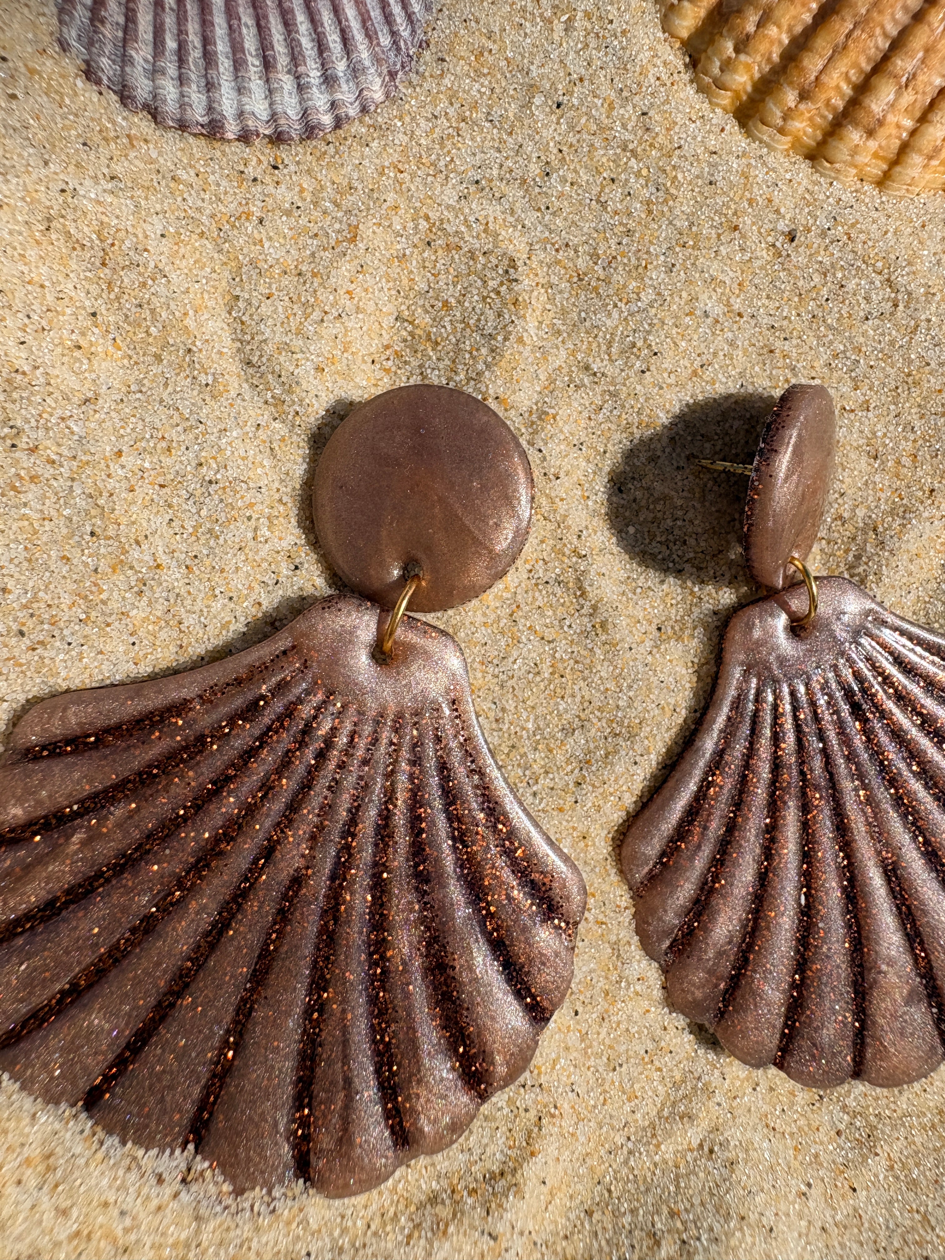 Les grands coquillages 🐚 -  Marron irisé et paillettes marrons