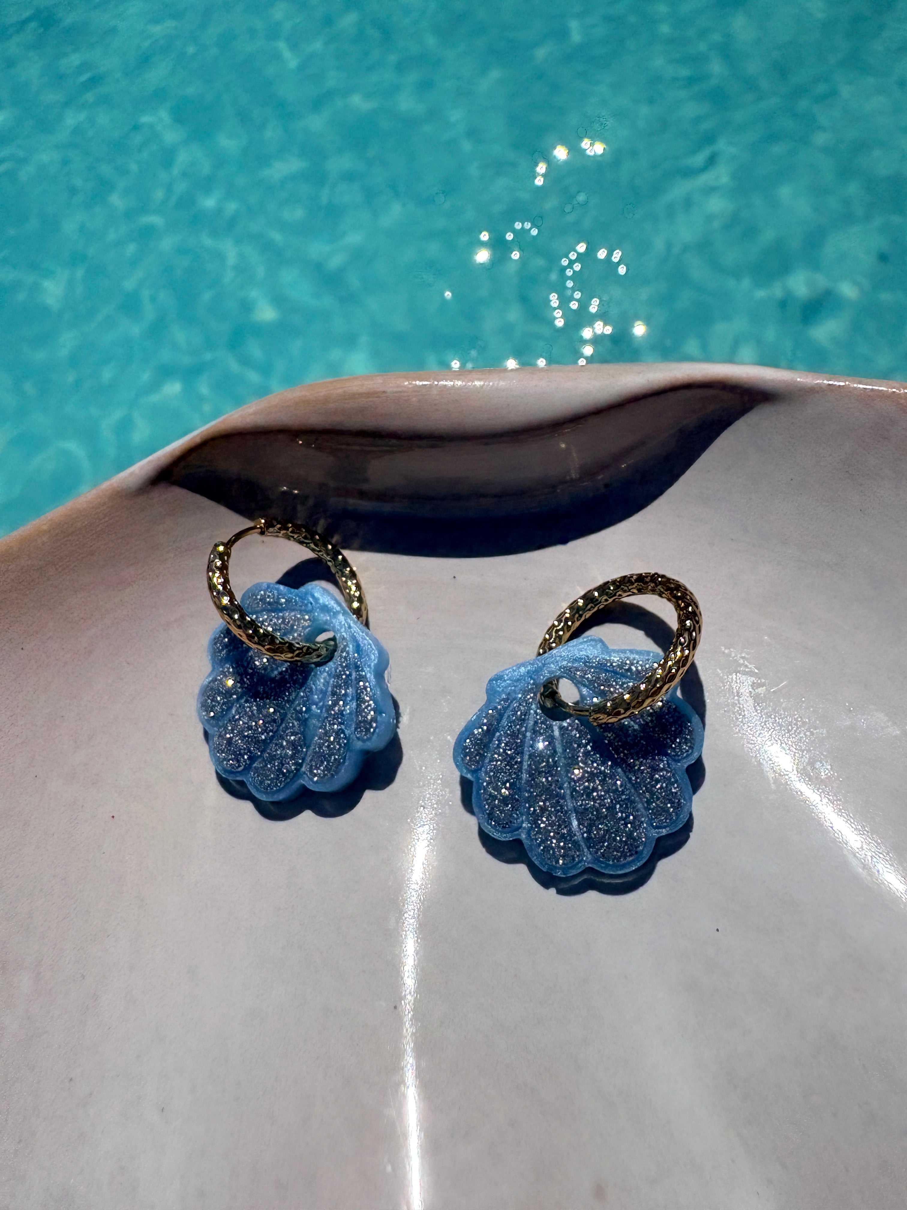 Coquillages Bleu ciel & Paillettes argentées (sans créole)