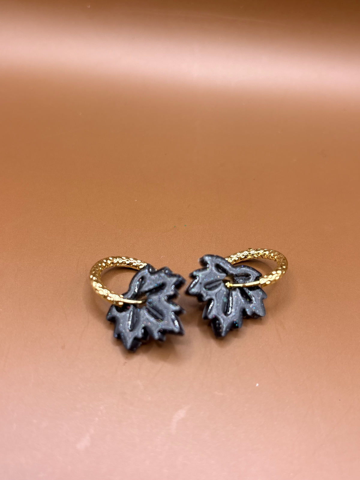 Pampilles Feuilles d’Erable (sans créole ) - Paillettes noires