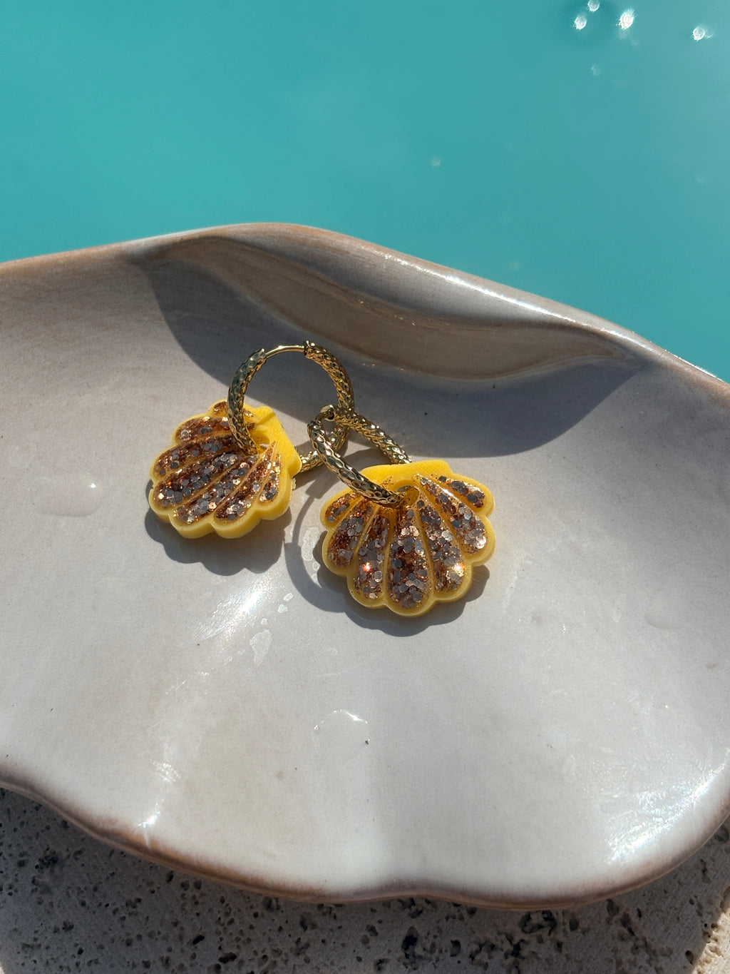 Coquillages Jaune & Paillettes dorées (sans créole)