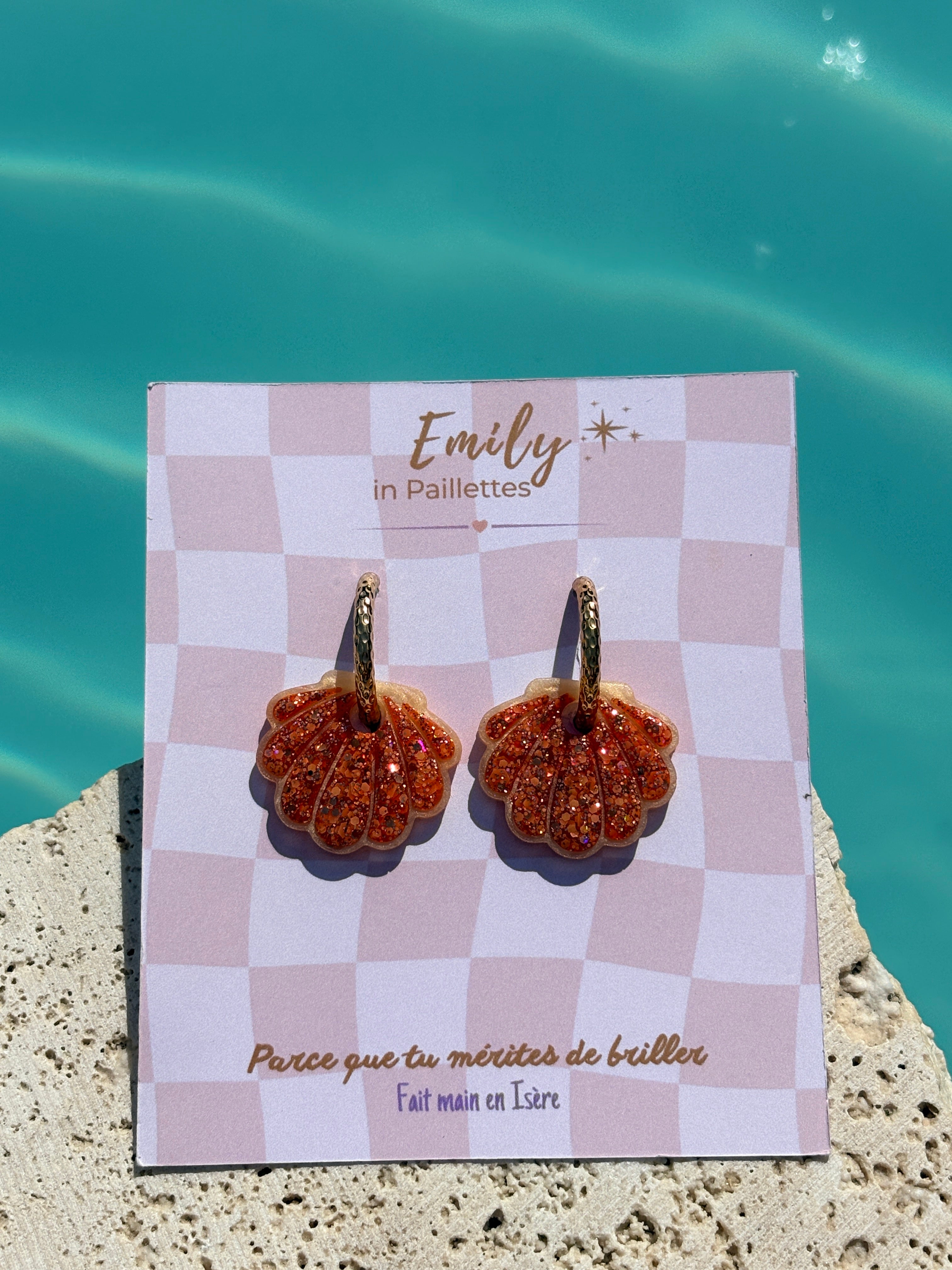 Coquillages Crème & Paillettes corail et dorées (sans créole)