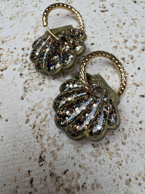 Coquillages Vert Bronze et Paillettes dorées et marrons (sans créoles)