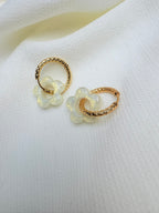 Pampilles Fleurs - taille S - Jaune Pastel Nacré (sans créoles)