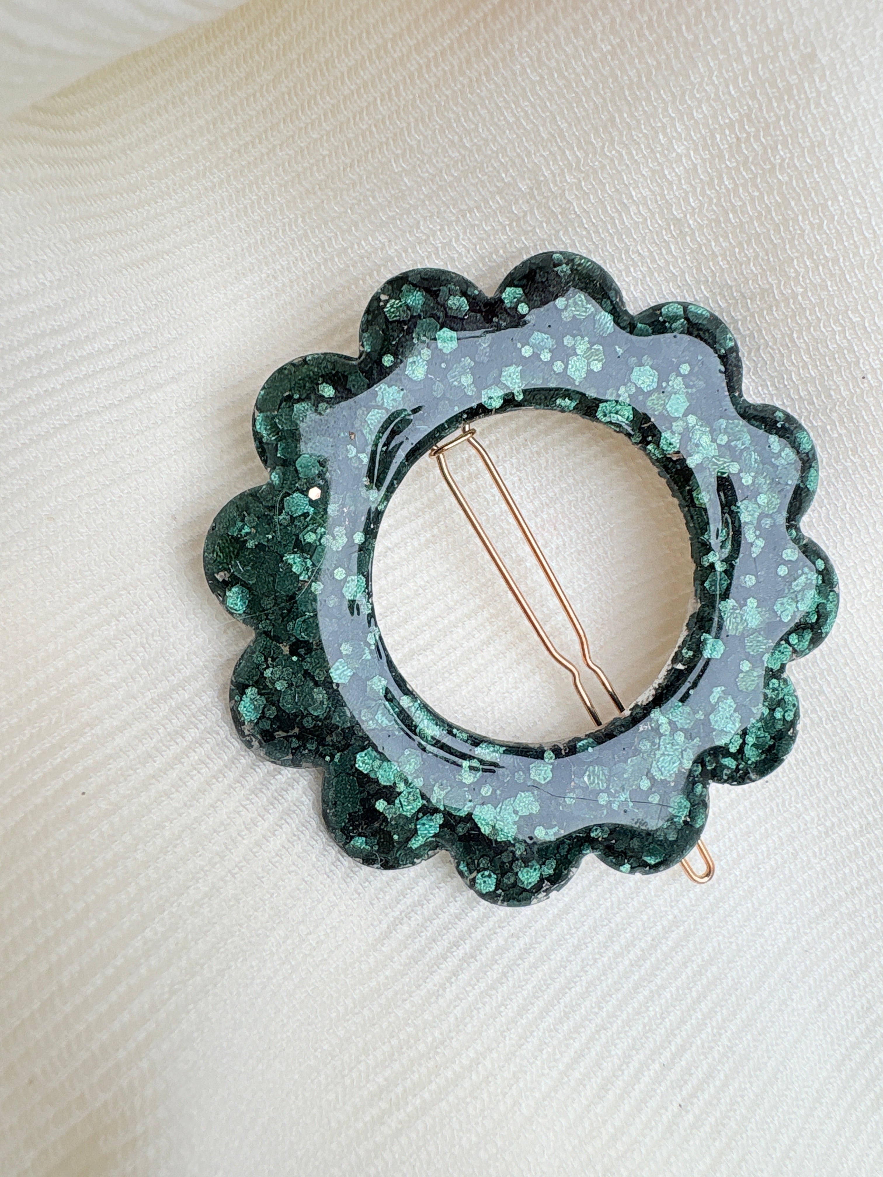 Barrette Fleur - Paillettes vert sapin