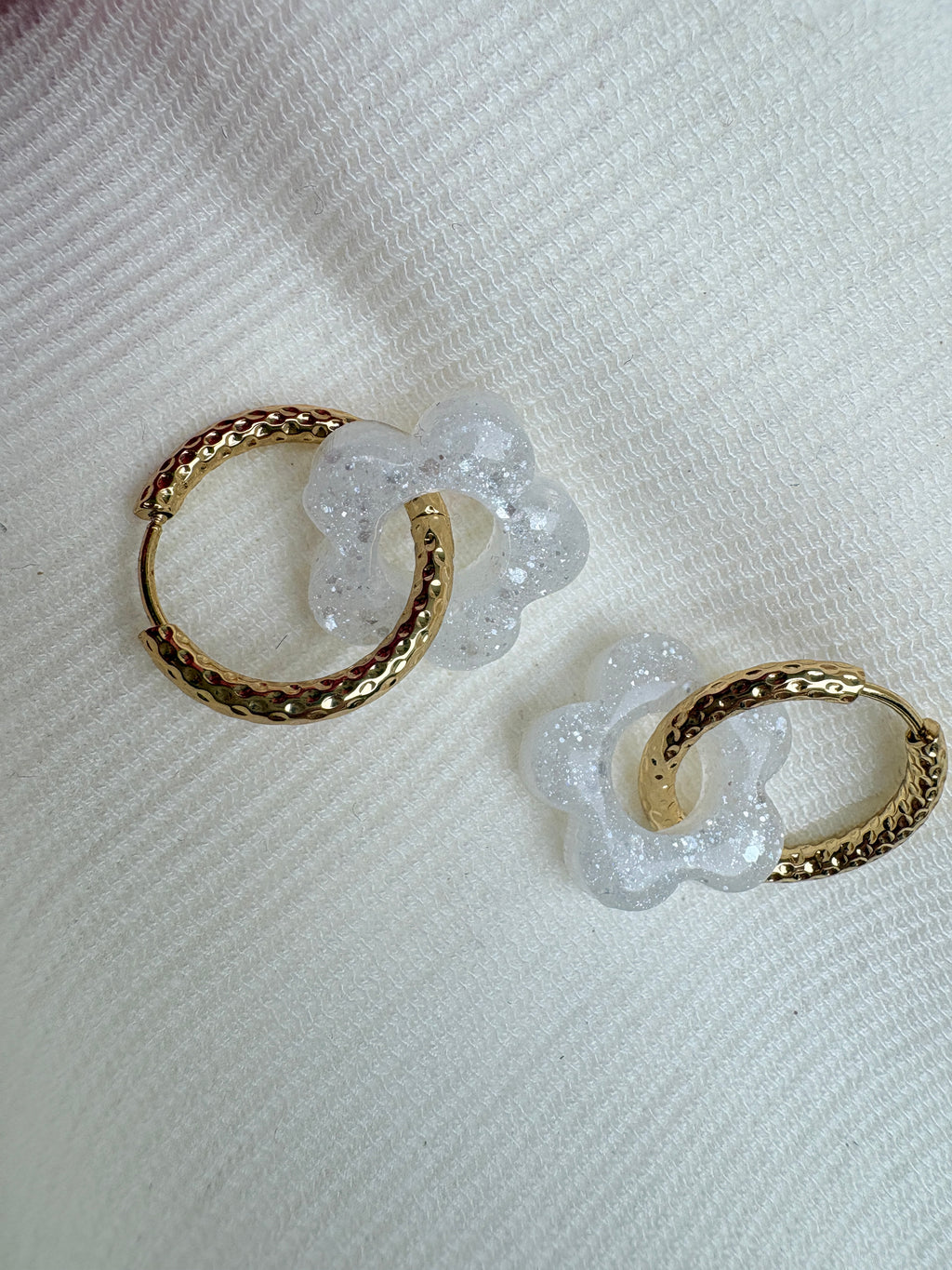 Pampilles Fleurs - taille S - Blanc pailleté (sans créoles)