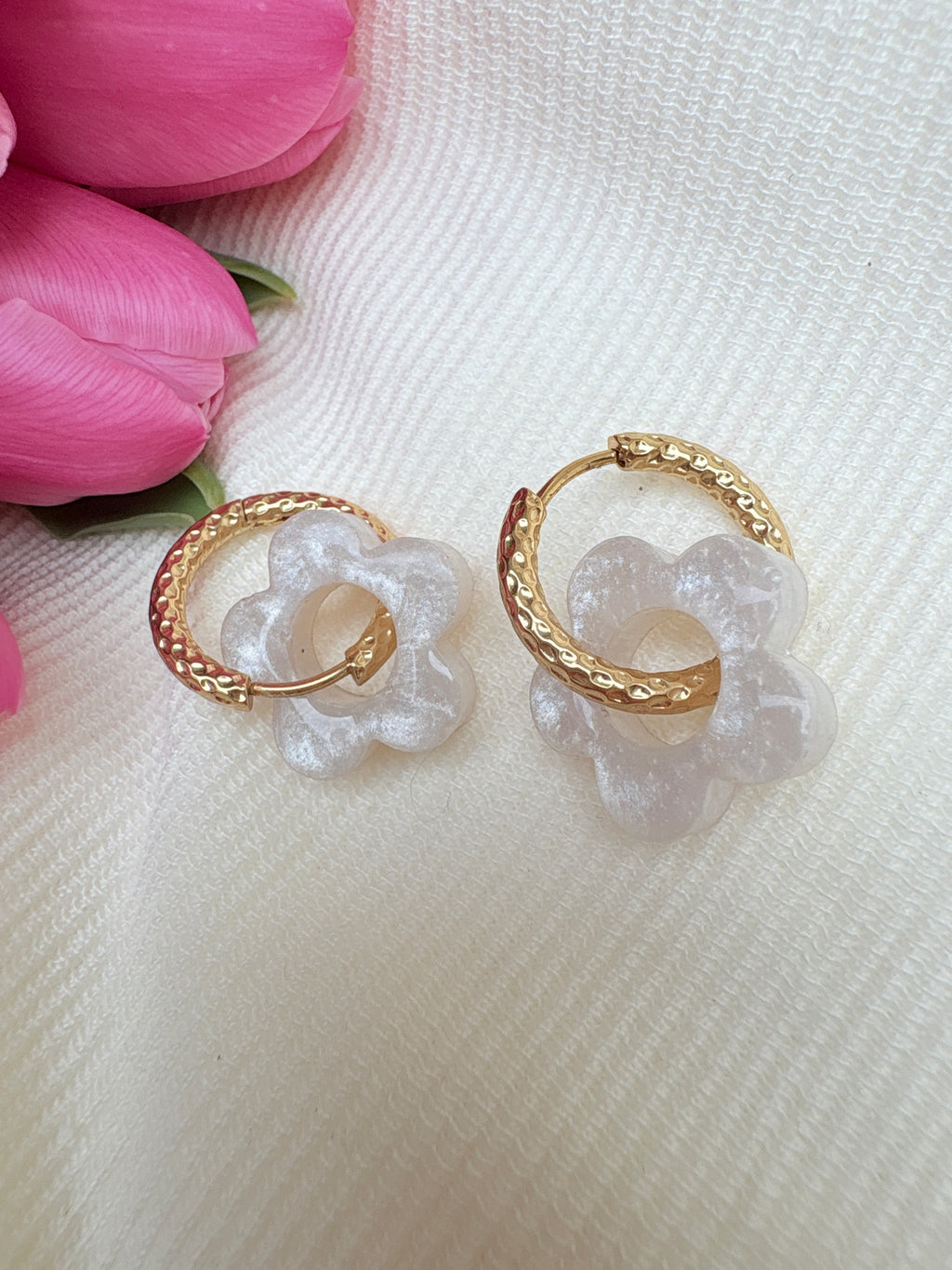 Pampilles Fleurs - taille S - Blanc nacré (sans créoles)