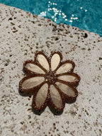 La Broche Marguerite Beige nacré & Or