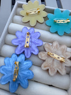La Broche Marguerite Beige nacré & Or
